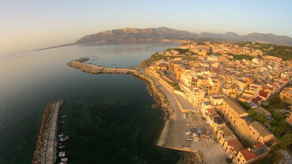 Casa Vacanze Daisy Trappeto  Luaran gambar