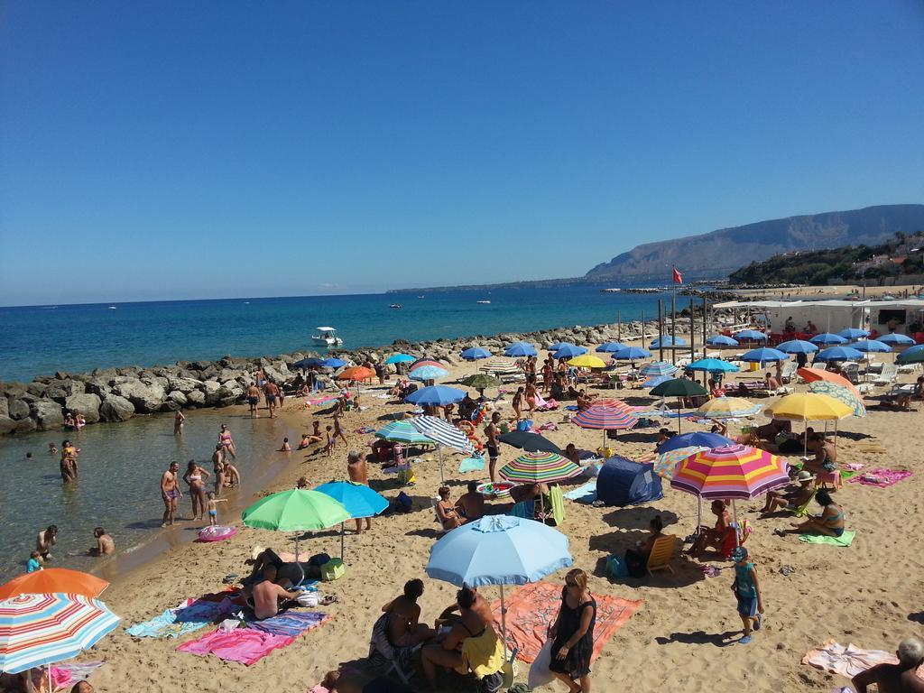 Casa Vacanze Daisy Trappeto  Luaran gambar